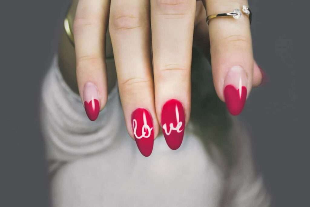 How to Compliment a Girl's Nails - Fieracad